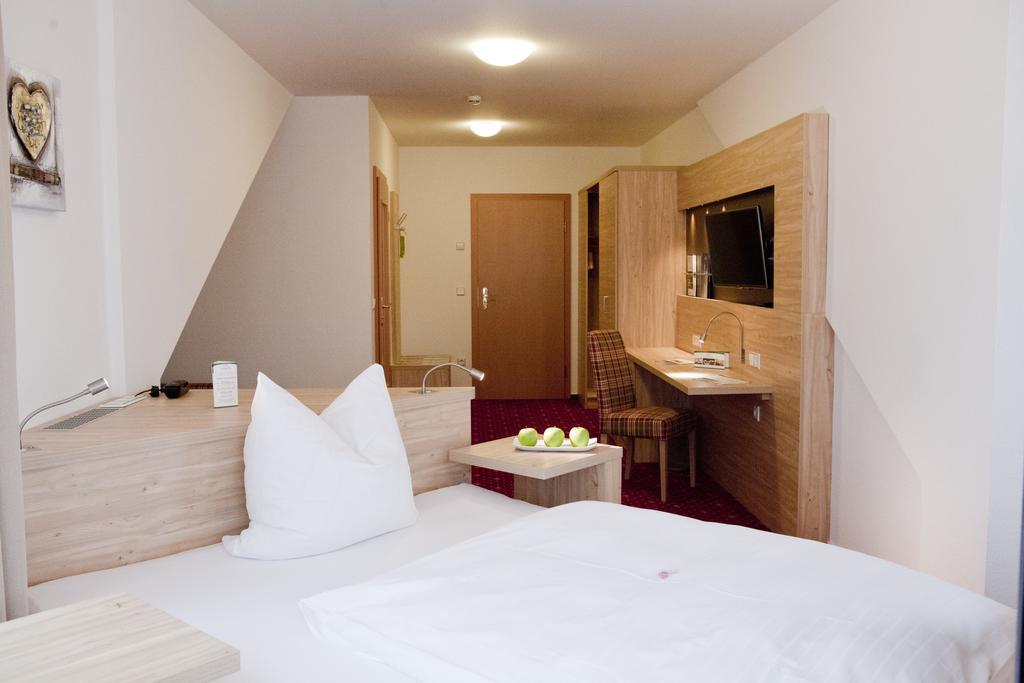 Edelfinger Hof Hotel Bad Mergentheim Bilik gambar